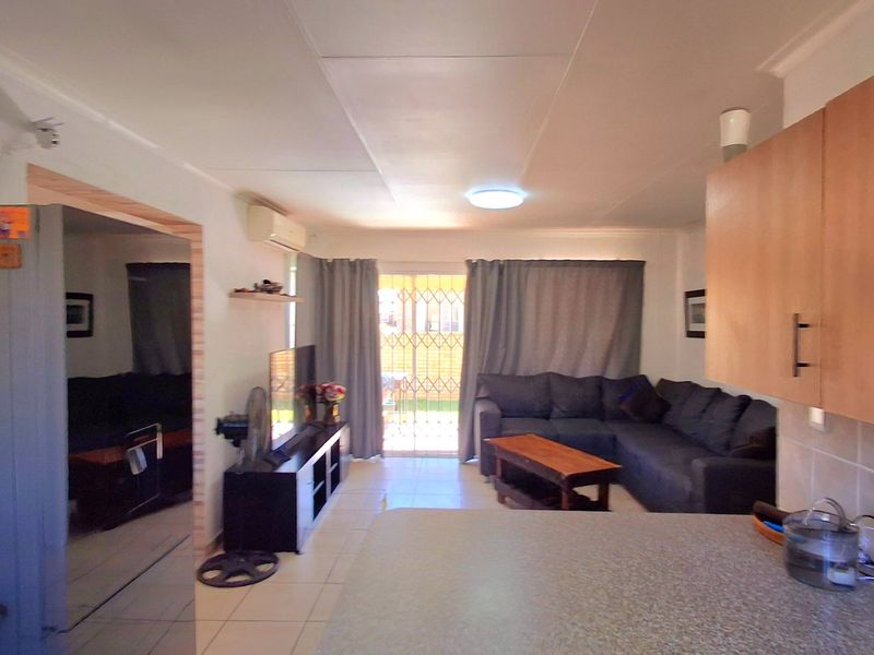 Pet-Friendly Townhouse in a Secure Complex.  - Photo 4