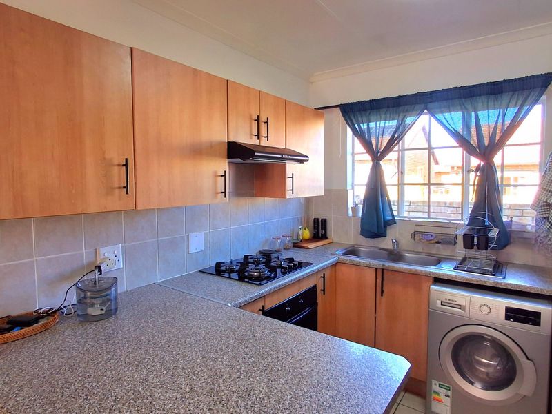 Pet-Friendly Townhouse in a Secure Complex.  - Photo 10