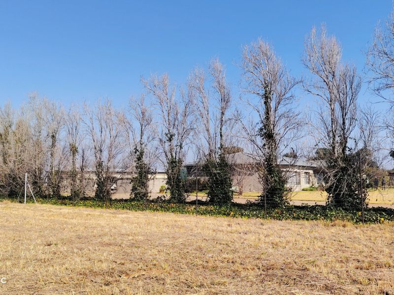 Solar powered farm with excellent infrastructure. - Photo 2