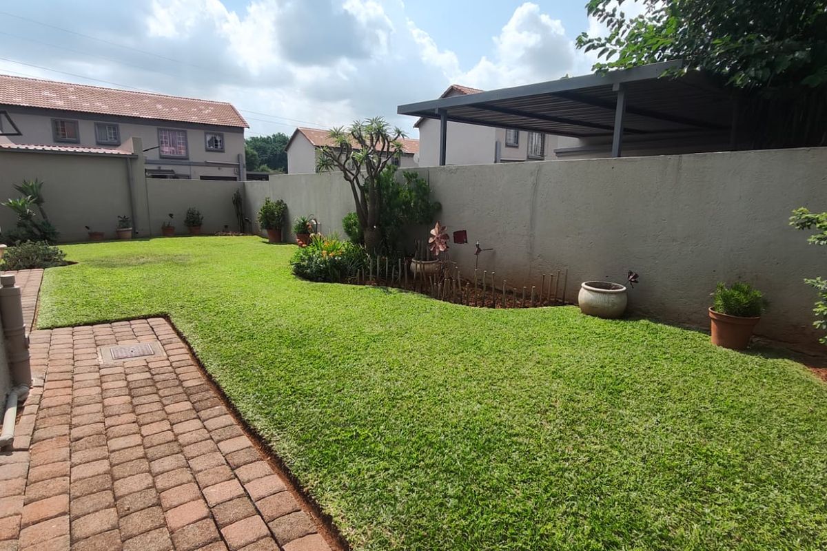 Secure Annlin Duplex With Spacious Private Garden - Photo 5