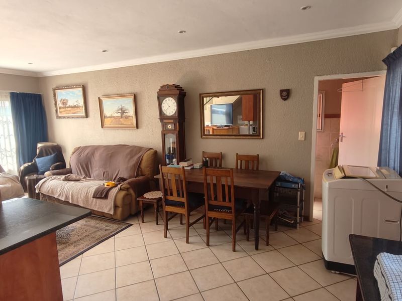 Secure Annlin Duplex With Spacious Private Garden - Photo 9