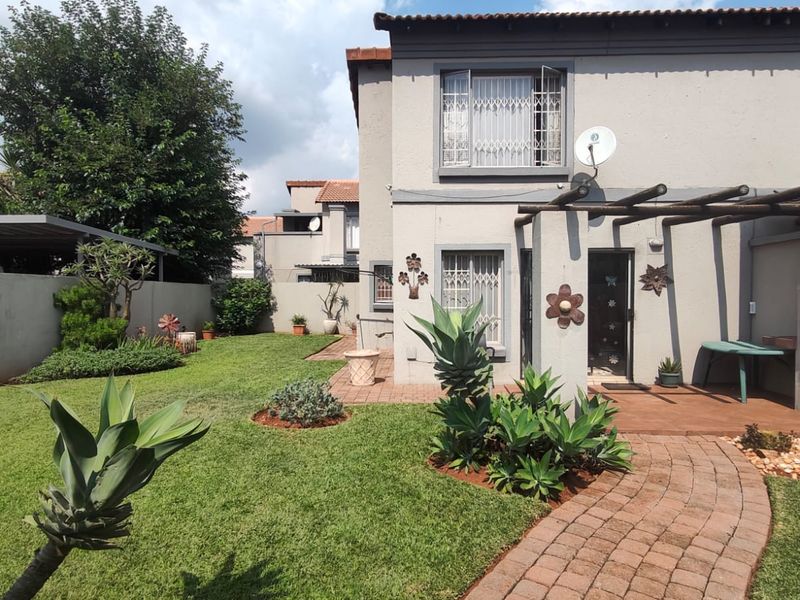 Secure Annlin Duplex With Spacious Private Garden - Photo 6