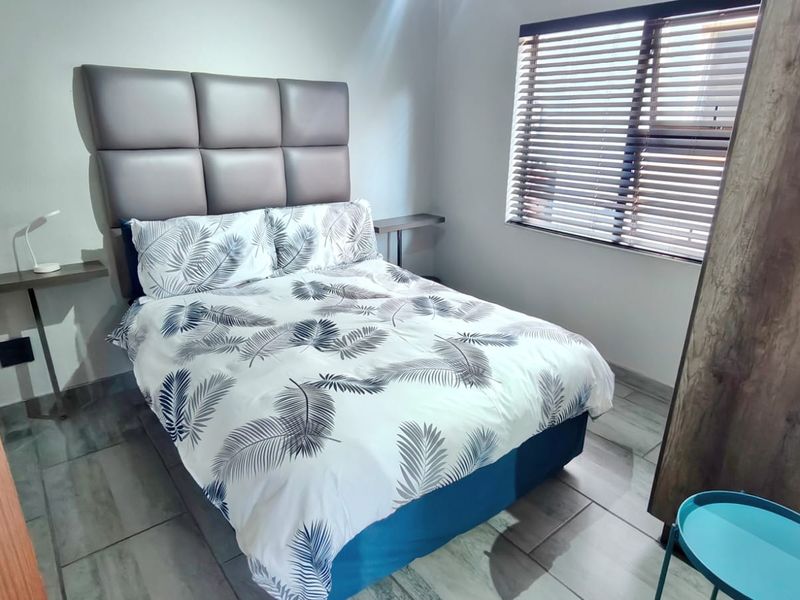 Beautifully Renovated Home in Sought-After Misty Bay Estate - Photo 9