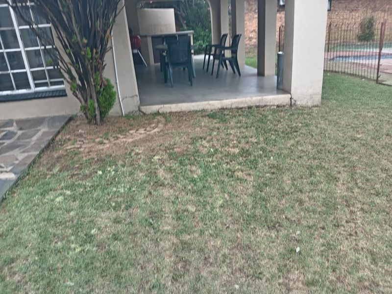 Prime Woodmead Factory Office with Secure Grounds - Photo 10