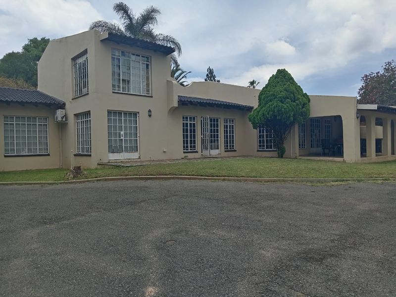 Prime Woodmead Factory Office with Secure Grounds - Photo 2