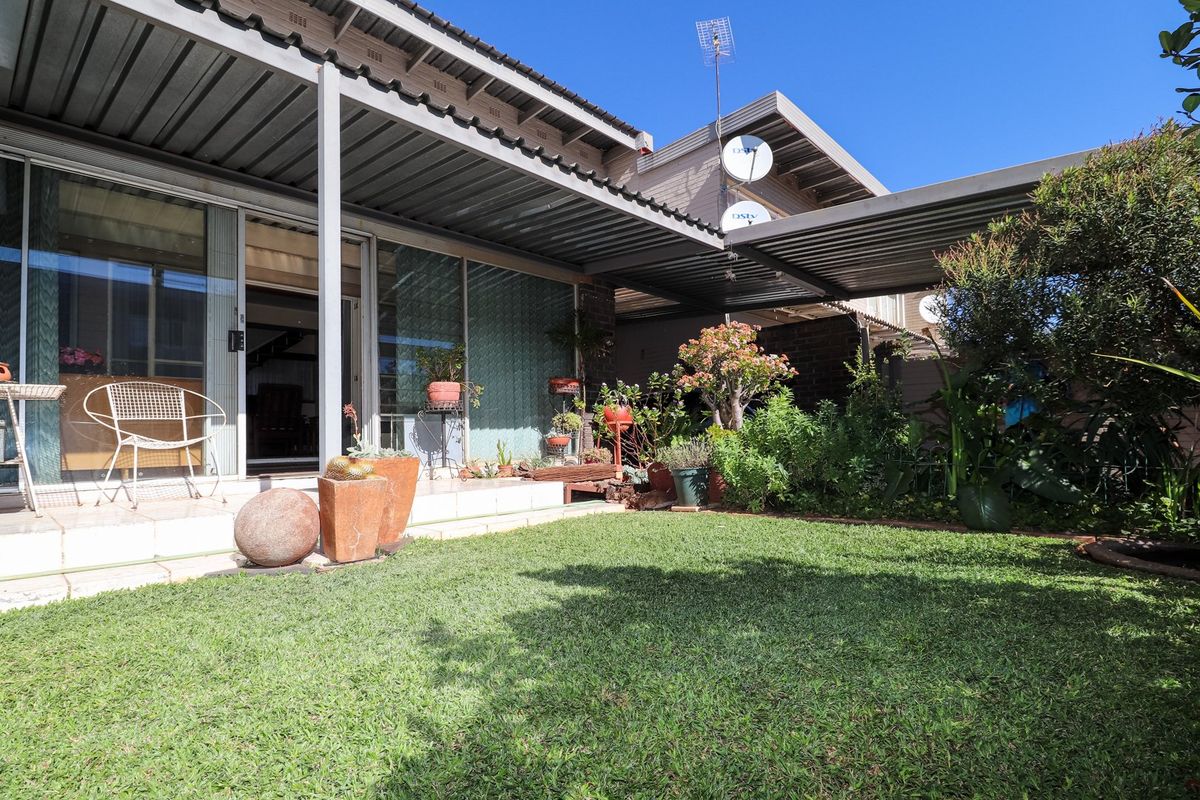 DUPLEX APARTMENT WITH PRIVATE GARDEN - Photo 4