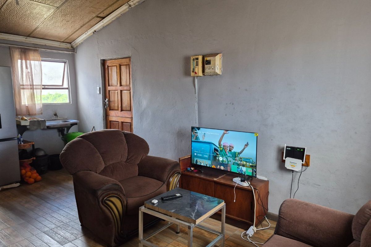 2 bedroom house for sale in Kamvelihle - Photo 4