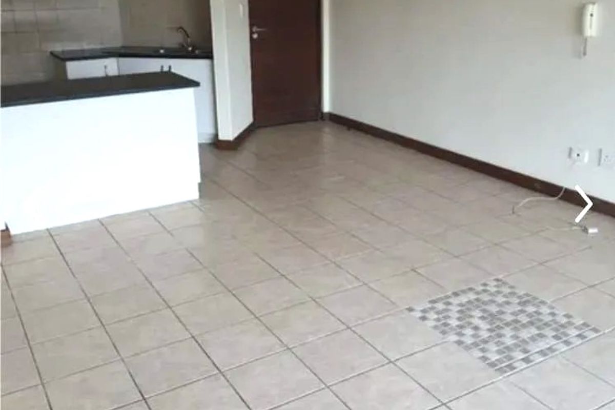 Three Bed Apartment Flat Safe and secure Lakeridge Estate- Reservoir Hills  - Photo 4