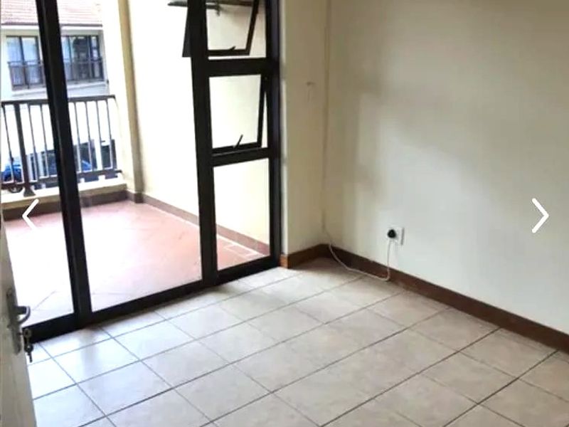 Three Bed Apartment Flat Safe and secure Lakeridge Estate- Reservoir Hills  - Photo 6