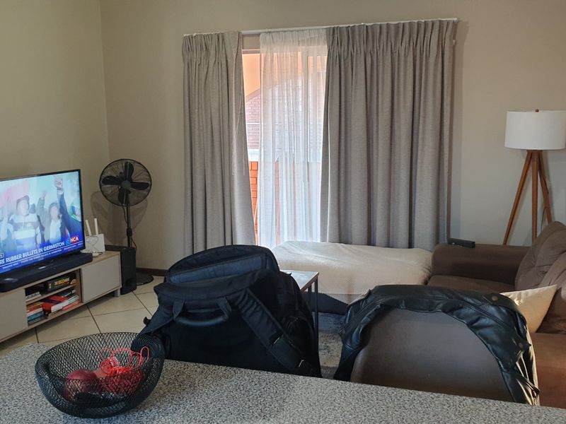Contemporary 2-Bedroom Apartment in Monavoni, Centurion - Photo 3