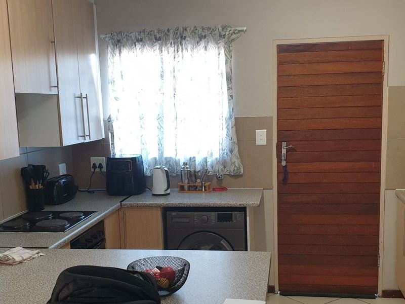 Contemporary 2-Bedroom Apartment in Monavoni, Centurion - Photo 5