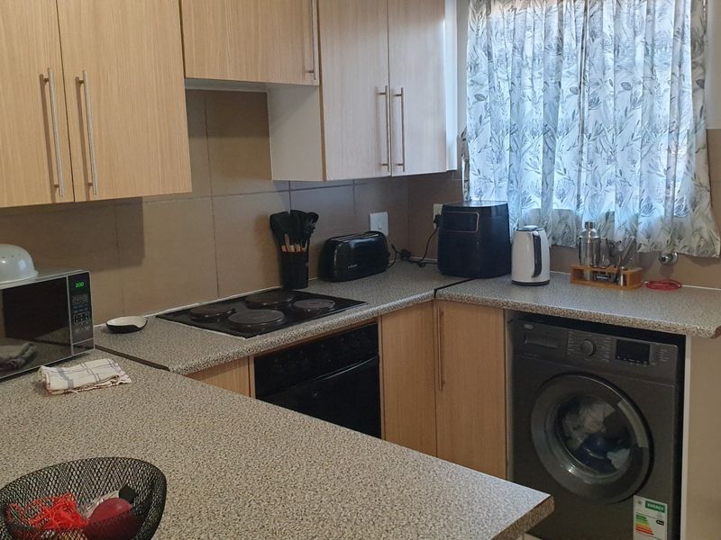 Contemporary 2-Bedroom Apartment in Monavoni, Centurion - Photo 6