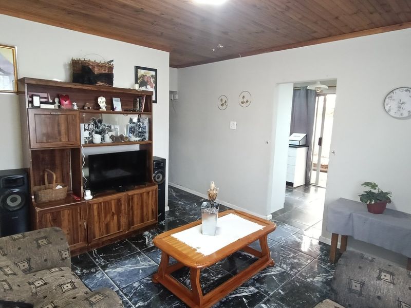 Corner Plot Gem — 3-Bedroom Home in High Places, Eerste River - Photo 6