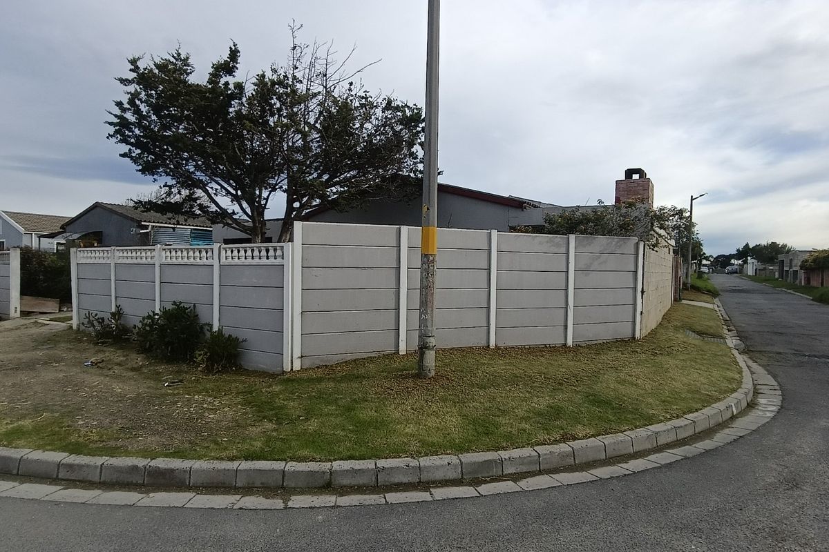 Corner Plot Gem — 3-Bedroom Home in High Places, Eerste River - Photo 2