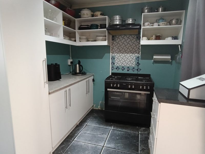 Corner Plot Gem — 3-Bedroom Home in High Places, Eerste River - Photo 7