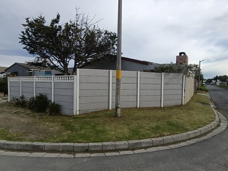 Corner Plot Gem — 3-Bedroom Home in High Places, Eerste River - Photo 2