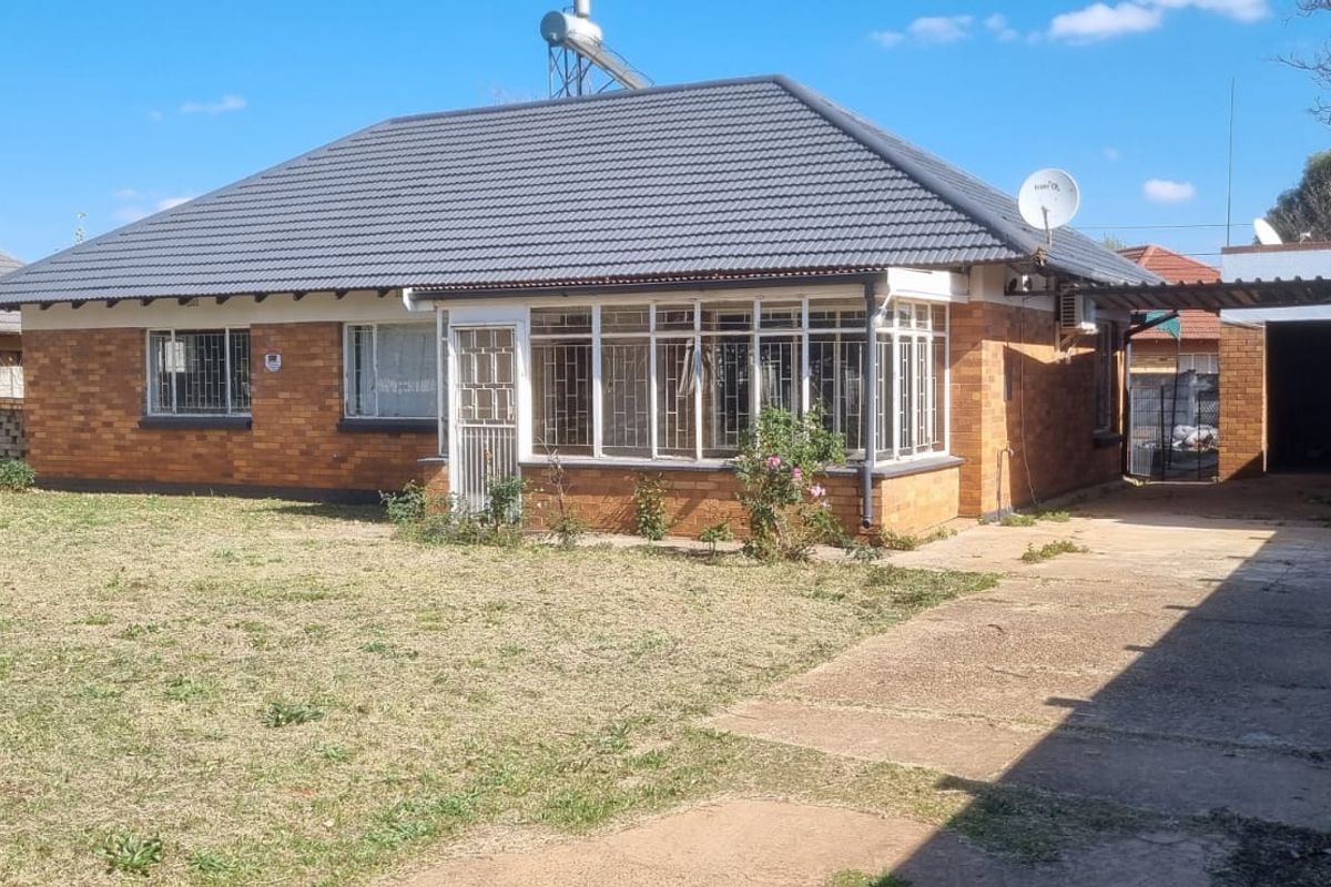 3 Bedroom House for Sale in Stilfontein - Photo 3