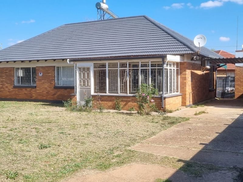 3 Bedroom House for Sale in Stilfontein - Photo 3