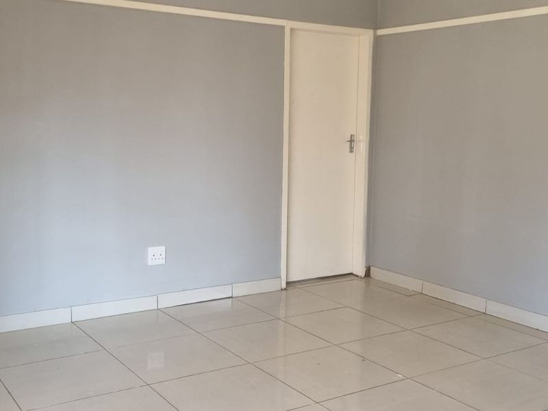 3 Bedroom House for Sale in Stilfontein - Photo 10