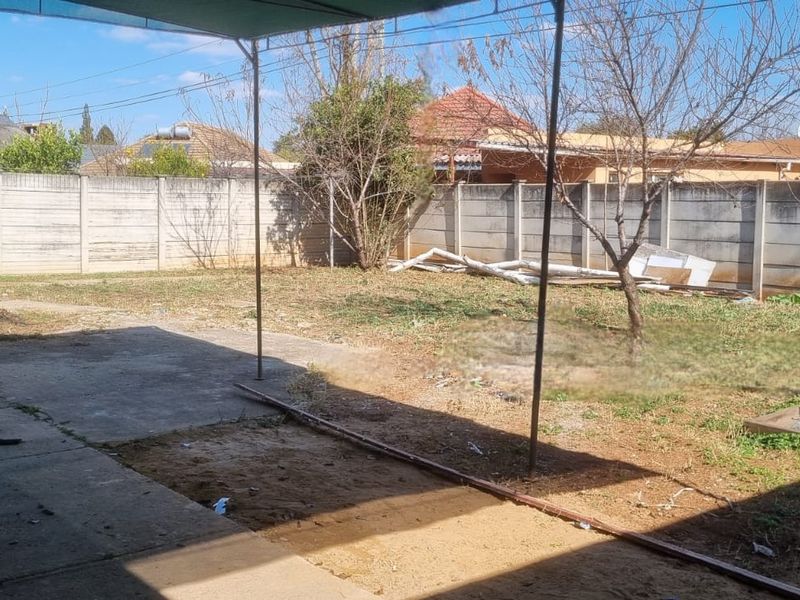 3 Bedroom House for Sale in Stilfontein - Photo 7