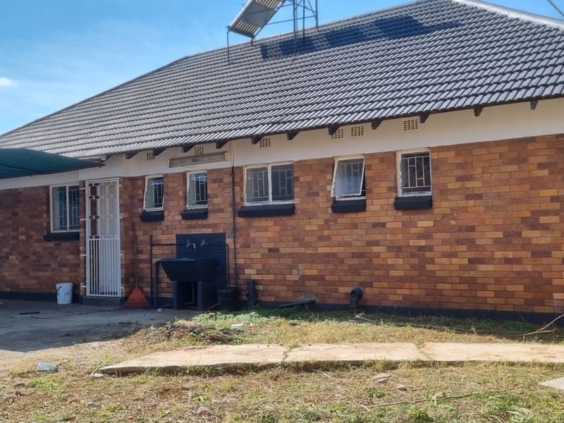 3 Bedroom House for Sale in Stilfontein - Photo 6