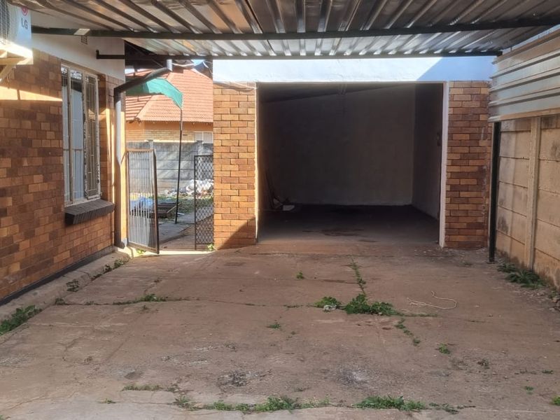 3 Bedroom House for Sale in Stilfontein - Photo 5
