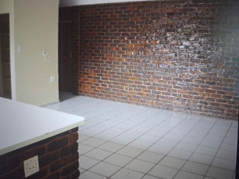 Lovely 1-Bedroom Flat to Rent   Looking for a quiet, secure place to call home? This neat and well-maintained one-bedroom flat is perfect for a single working professional.  Property Features Spacious 1 bedroom 1 bathroom Gas stove Gas geyser Very safe and secure property Well-maintained and move-in ready  Please Note Single person only No pets No children  Enjoy comfortable, low-maintenance living in a peaceful and secure environment.  Contact me today to arrange a viewing – this lovely flat won’t be available for long - Photo 6