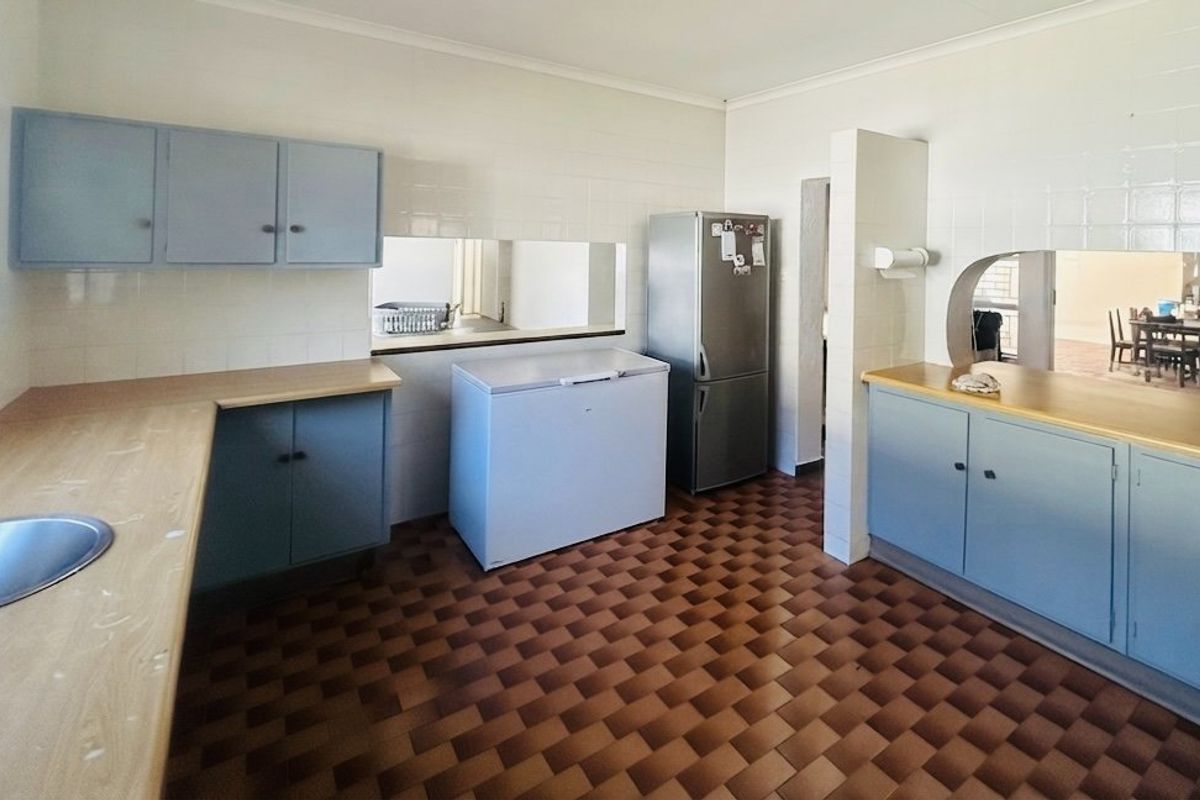 WELL PRICED Northcliff family home with fibre and sunny spaces - Photo 4