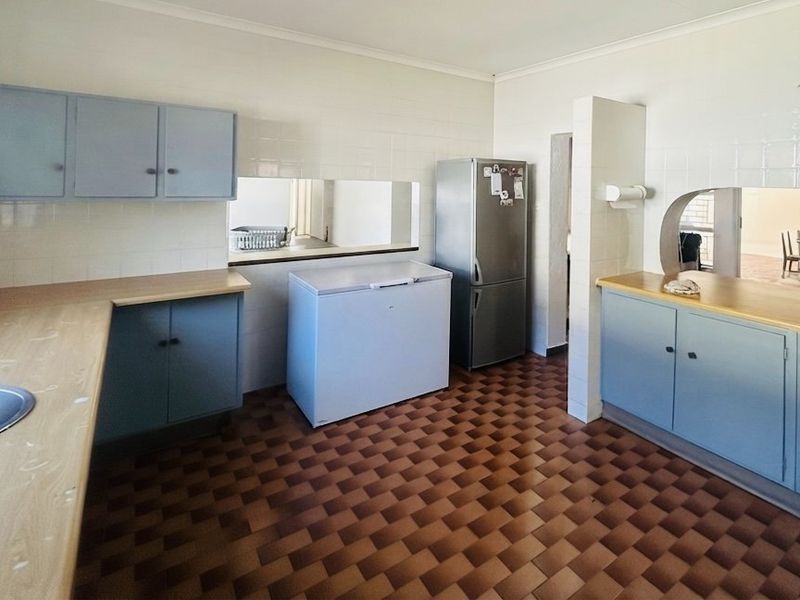 WELL PRICED Northcliff family home with fibre and sunny spaces - Photo 4