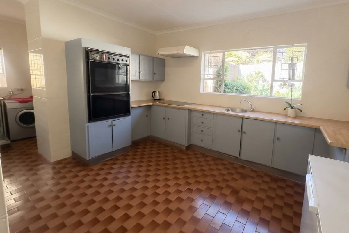 WELL PRICED Northcliff family home with fibre and sunny spaces - Photo 5