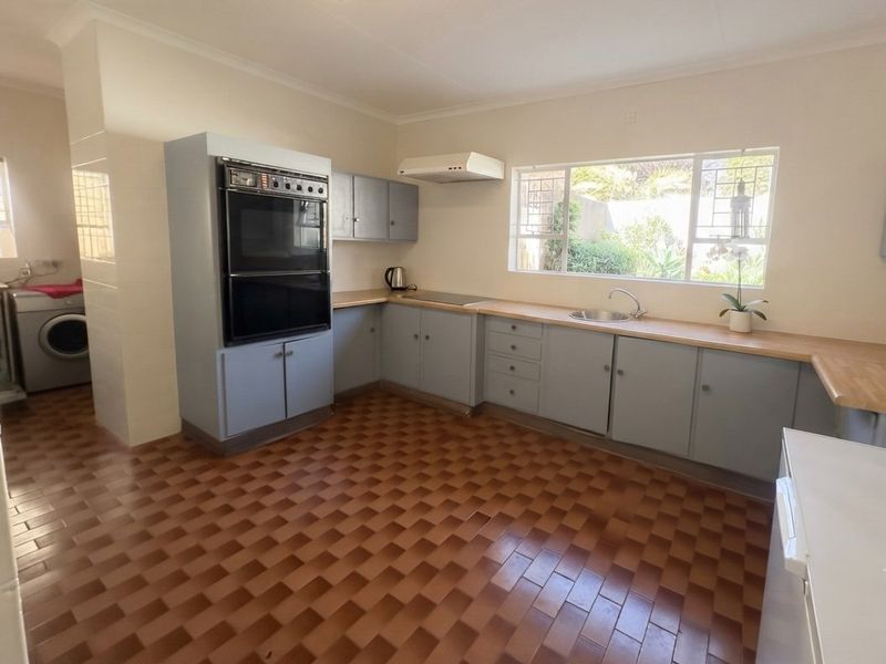 WELL PRICED Northcliff family home with fibre and sunny spaces - Photo 5