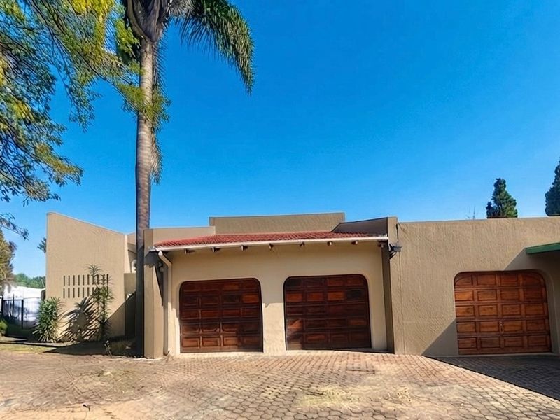 WELL PRICED Northcliff family home with fibre and sunny spaces - Photo 1