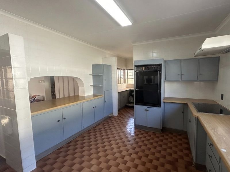WELL PRICED Northcliff family home with fibre and sunny spaces - Photo 3