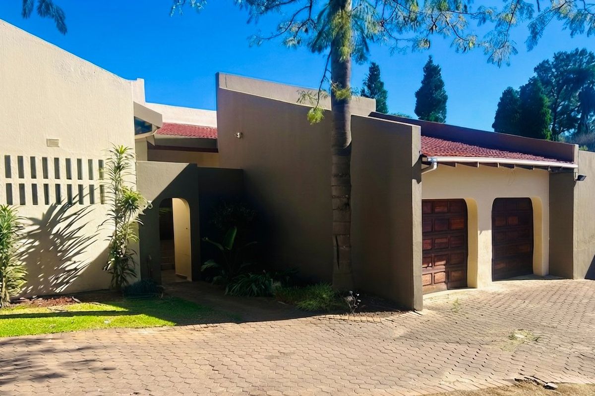 WELL PRICED Northcliff family home with fibre and sunny spaces - Photo 2