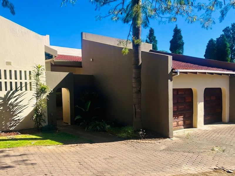 WELL PRICED Northcliff family home with fibre and sunny spaces - Photo 2