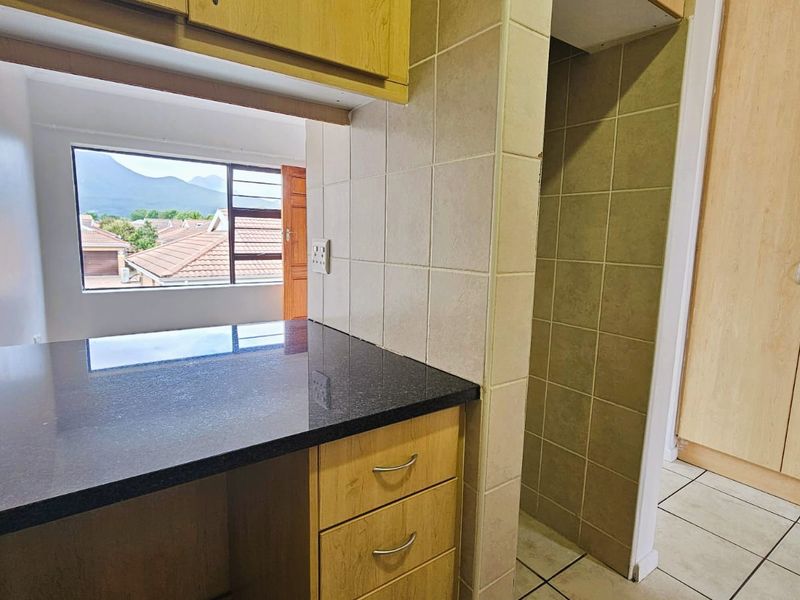 TWO BED RENTAL IN GEORGE EAST, GEORGE - Photo 3