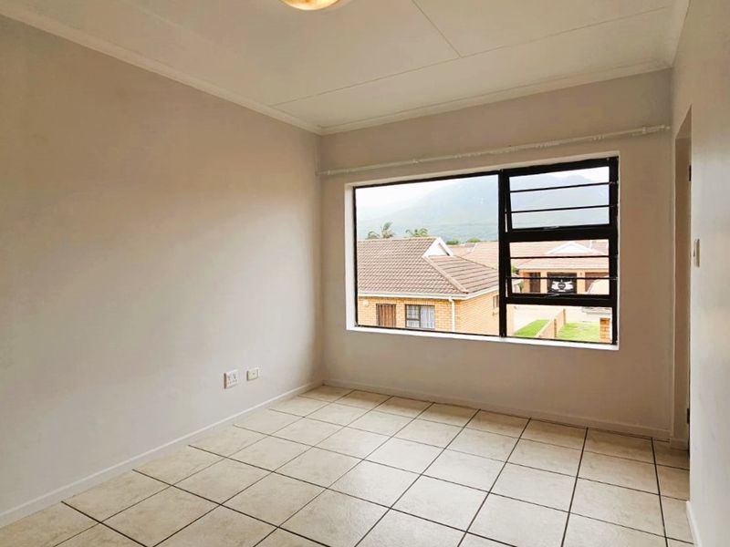 TWO BED RENTAL IN GEORGE EAST, GEORGE - Photo 4