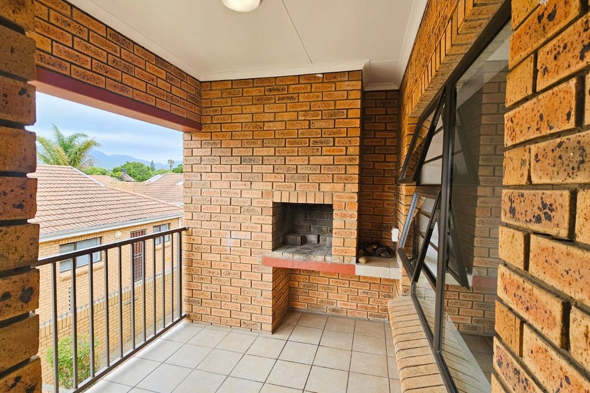 TWO BED RENTAL IN GEORGE EAST, GEORGE - Photo 2