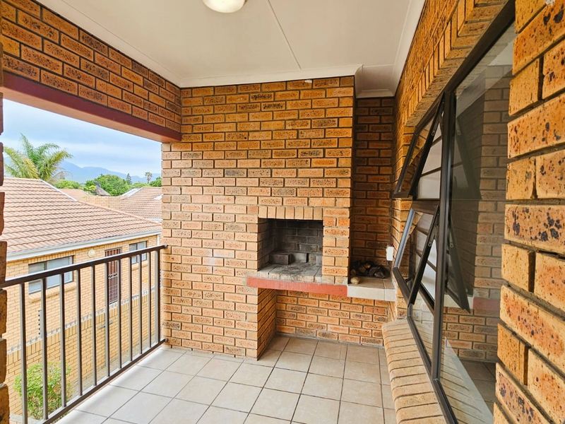 TWO BED RENTAL IN GEORGE EAST, GEORGE - Photo 2