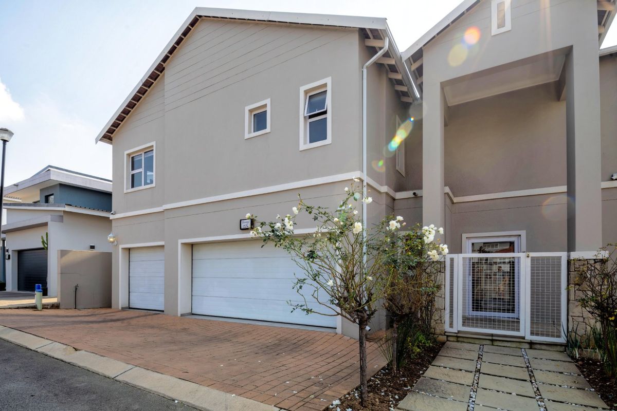 NO TRANSFER COSTS! Open-Plan Living - 4 Beds -3 Baths -Entertainers Home - Photo 2