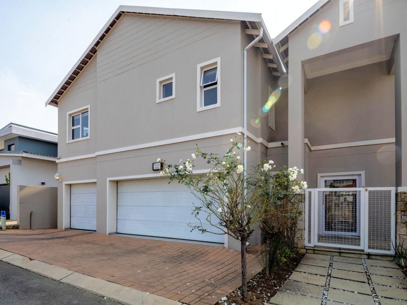 NO TRANSFER COSTS! Open-Plan Living - 4 Beds -3 Baths -Entertainers Home - Photo 2