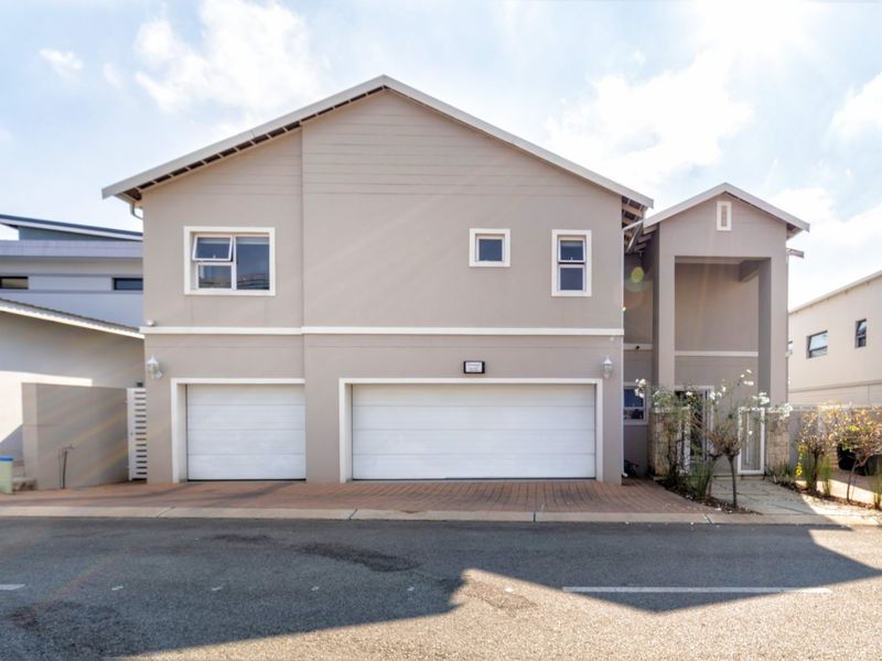 NO TRANSFER COSTS! Open-Plan Living - 4 Beds -3 Baths -Entertainers Home - Photo 1