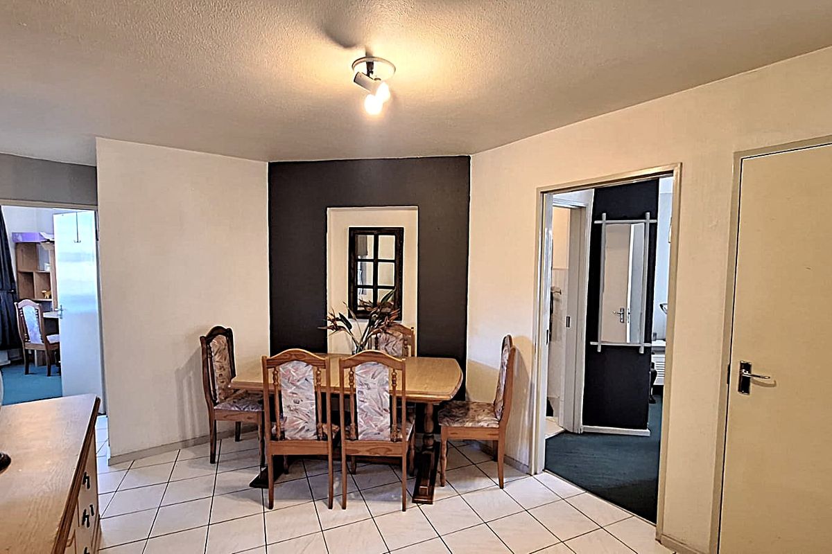 Furnished 2 Bed 2 Bath To Let in Victory Park  - Photo 3