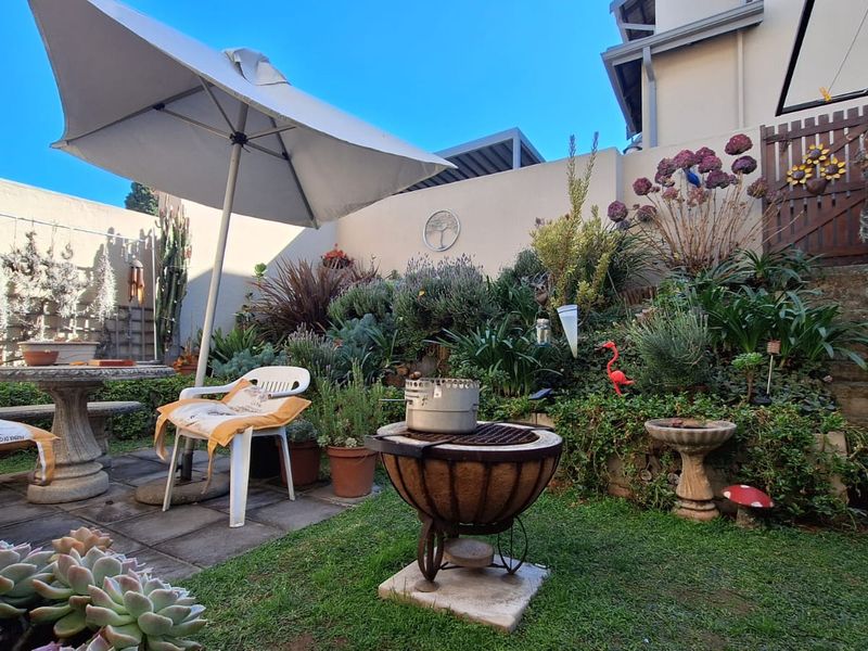 Furnished 2 Bed 2 Bath To Let in Victory Park  - Photo 1