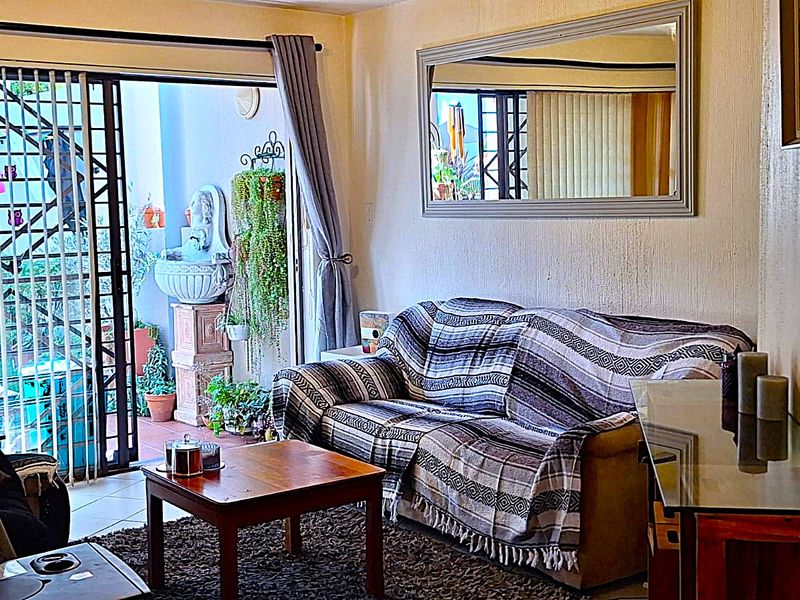 Furnished 2 Bed 2 Bath To Let in Victory Park  - Photo 8