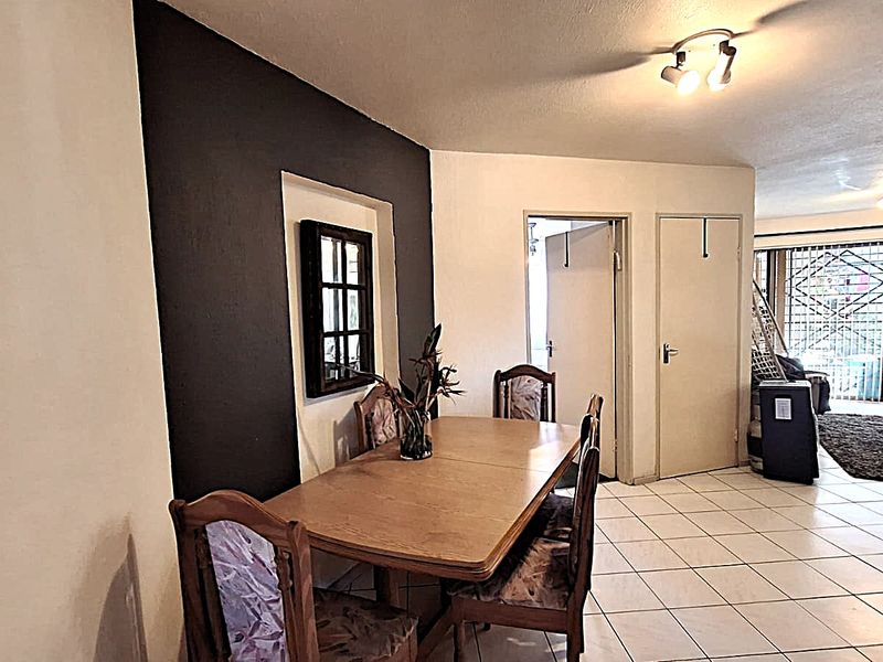 Furnished 2 Bed 2 Bath To Let in Victory Park  - Photo 5