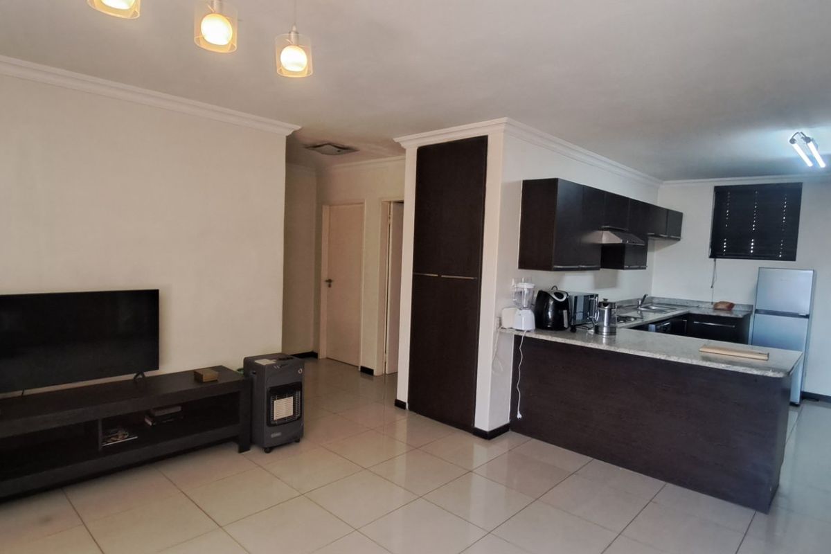 Spacious & Modern 2-Bedroom Apartment To Rent - Photo 4