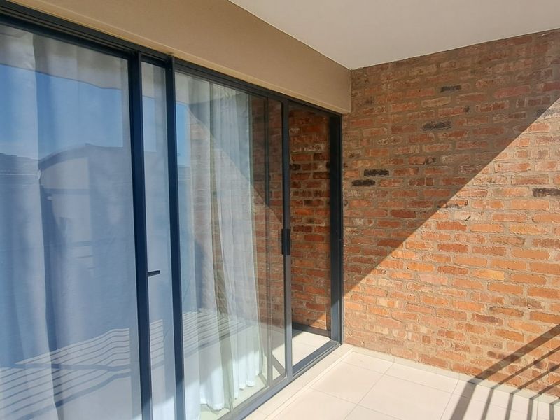 Spacious & Modern 2-Bedroom Apartment To Rent - Photo 7