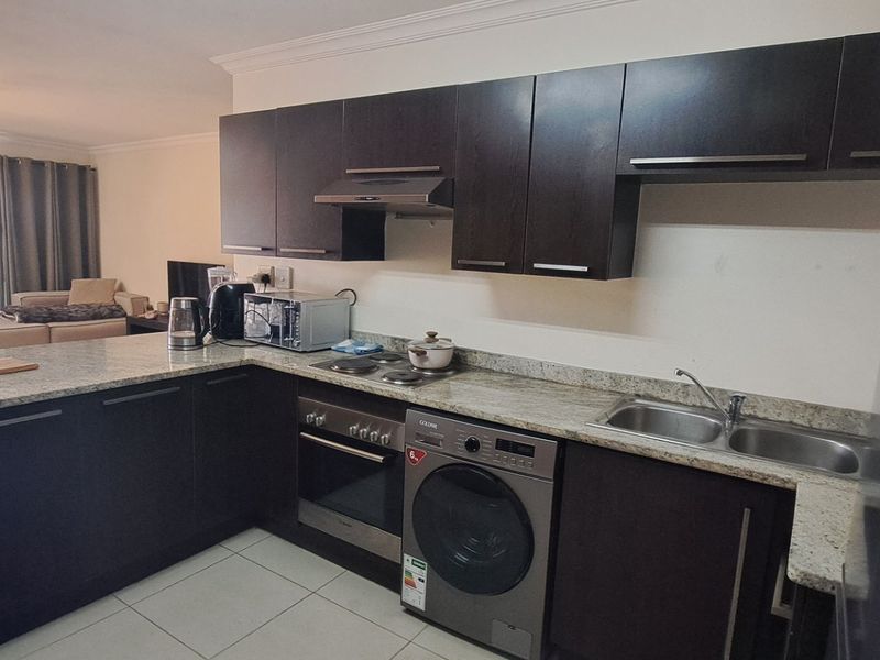 Spacious & Modern 2-Bedroom Apartment To Rent - Photo 5