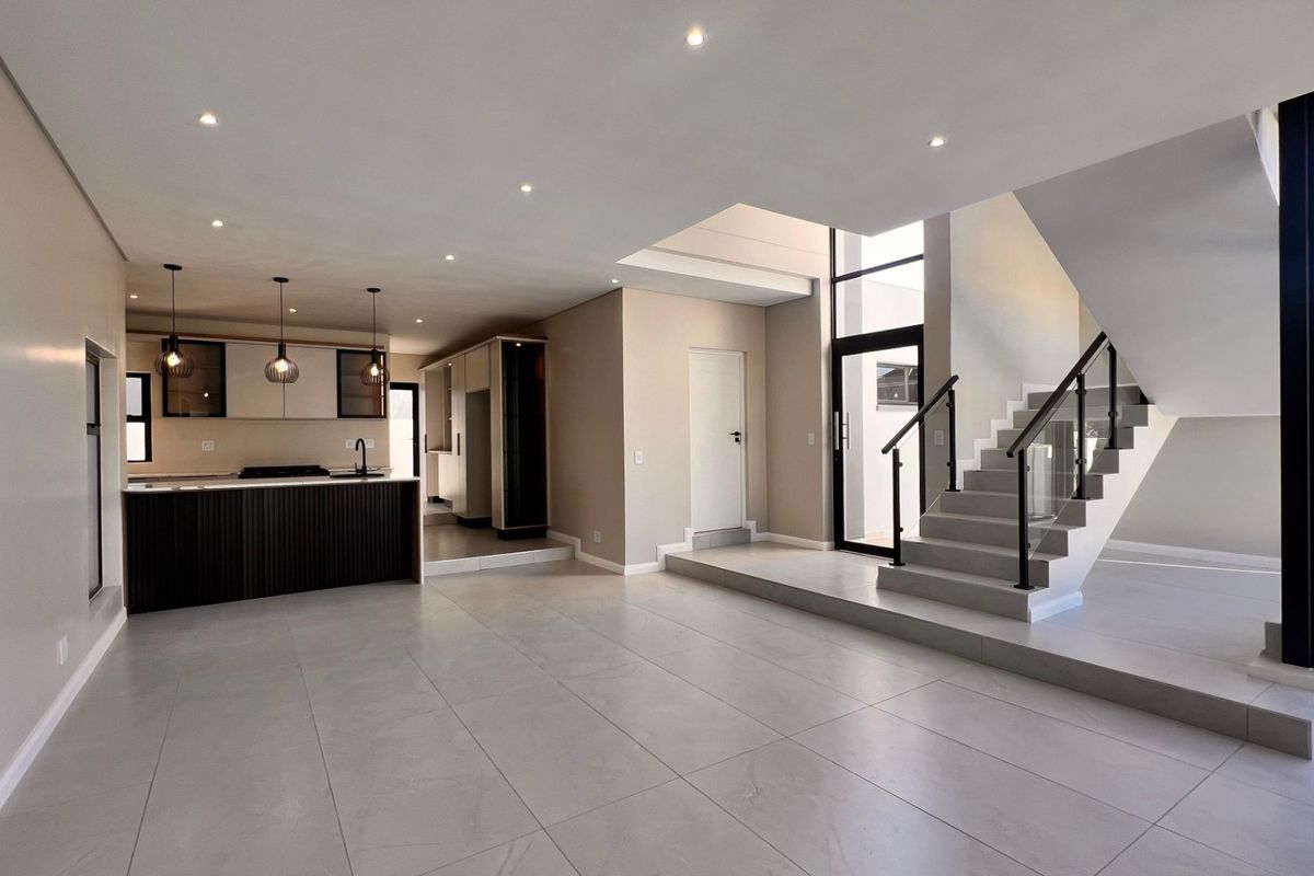 Signature Family Home | Prime Corner Stand | Pool | PJ Lounge | Enclosed Entertainment - Photo 4